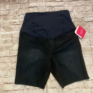 NWT Isabel, maternity dark navy denim shorts, size 14